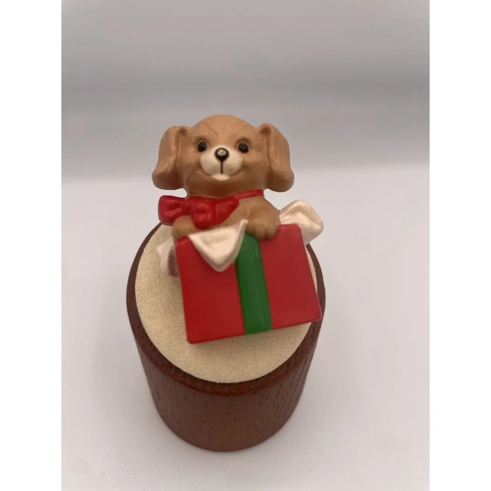 Vintage Hallmark Cards Christmas Pin Brooch Puppy Dog Gift Box Present Hard Boho